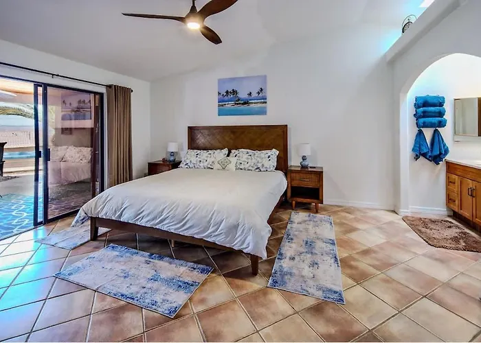 Havasu Sunset Hideaway-swim Up Pool Bar & Firepit