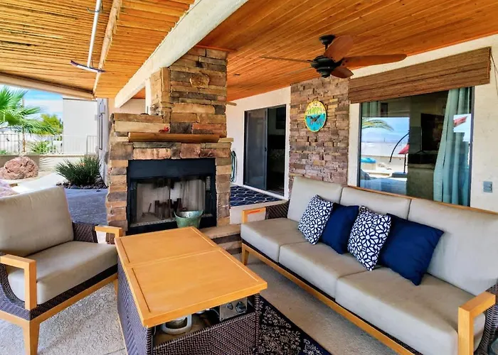 Havasu Sunset Hideaway-swim Up Pool Bar & Firepit *