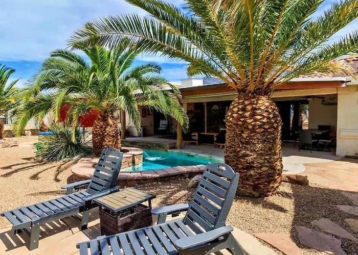 Havasu Sunset Hideaway-swim Up Pool Bar & Firepit *